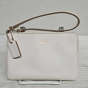 COACH CORNER ZIP WRISTLET BFPM-02-233